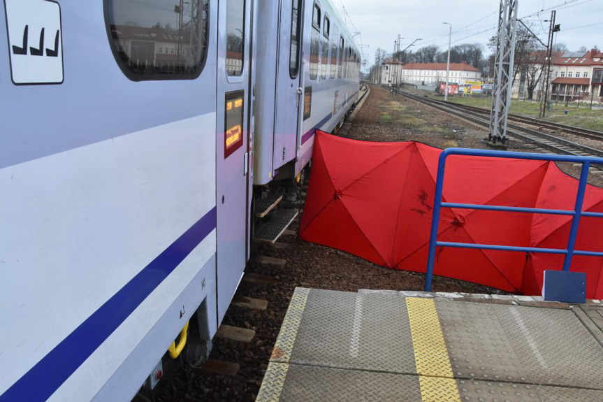 77-latek wtargnął pod pociąg. Śmierć na torach