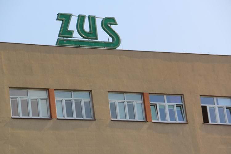 "Dobry start" - dyżur telefoniczny ZUS "Dobry start" - dyżur telefoniczny ZUS