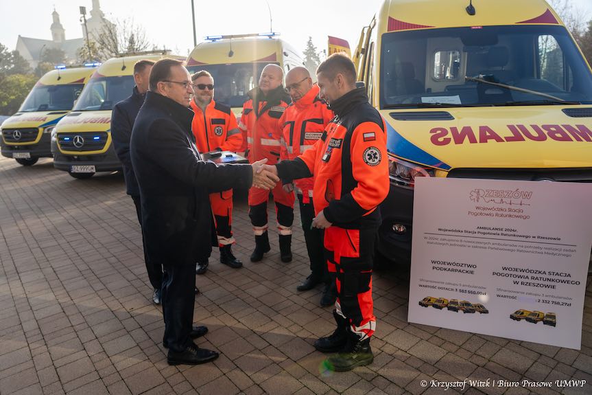Nowe ambulanse dla rzeszowskiego pogotowia 