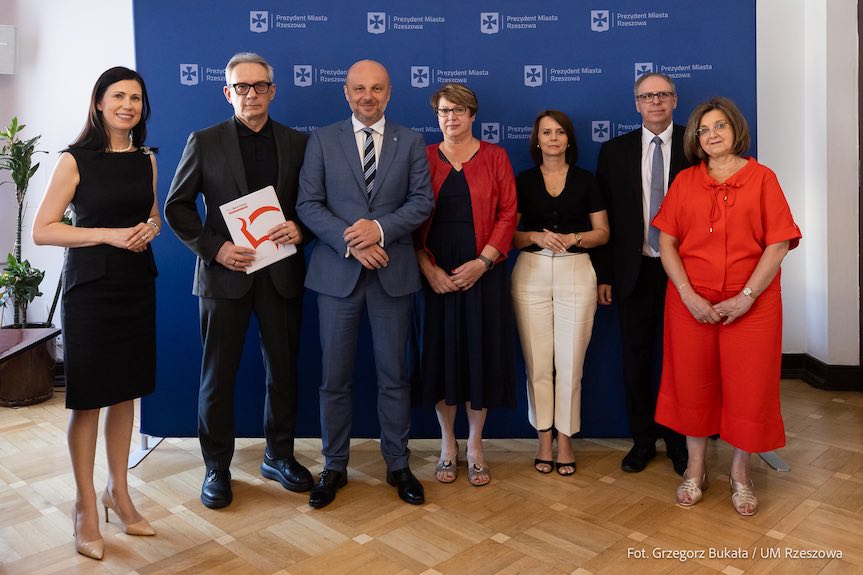 Nowy bank obsługuje Urząd Miasta Rzeszowa Nowy bank obsługuje Urząd Miasta Rzeszowa