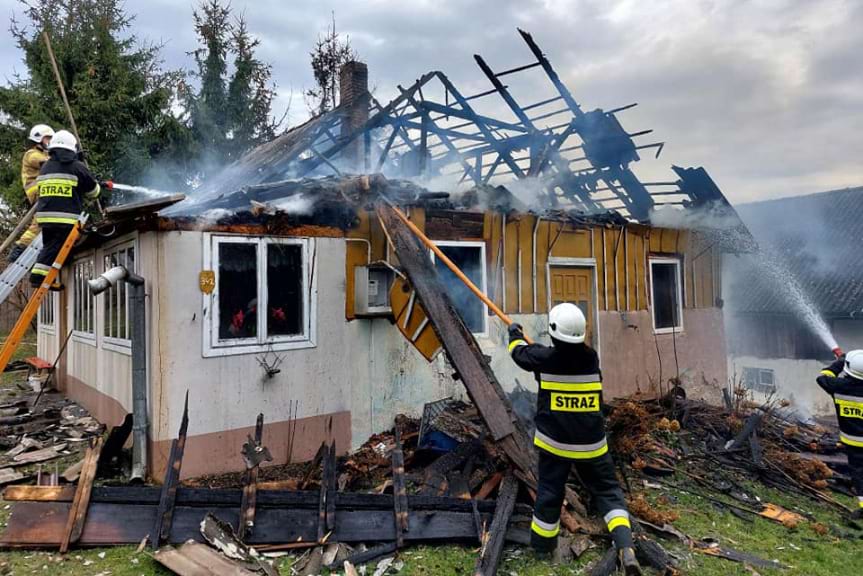 Pożar domu w Małej. Pomoc przyszła w ostatniej chwili