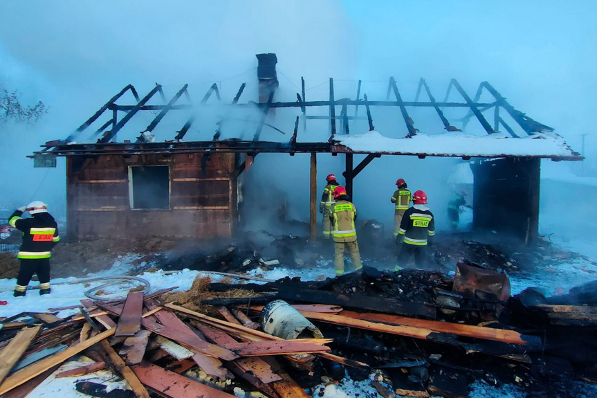 Pożar domu w Szówsku, nie żyje mężczyzna