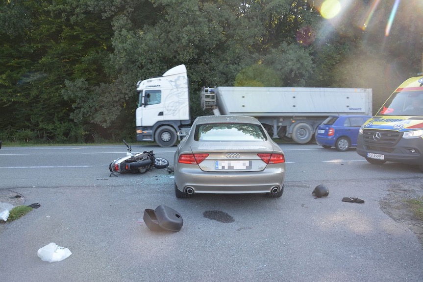 Wypadek w Rudnej Małej. Rannemu motocykliście pomogła policjantka z Rzeszowa