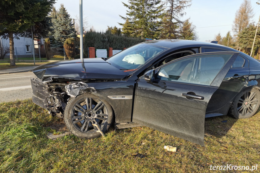 Zderzenie bmw i jaguara we Wrocance