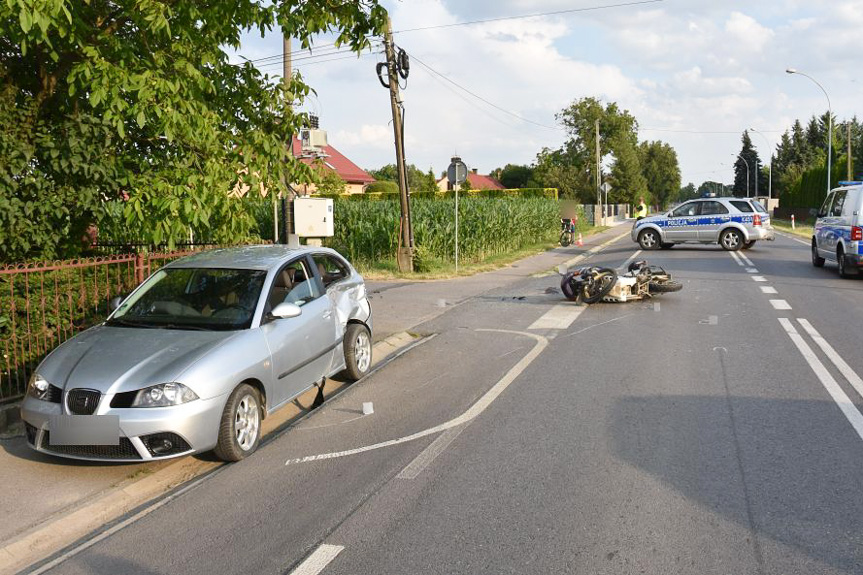Zderzenie motocykla z seatem