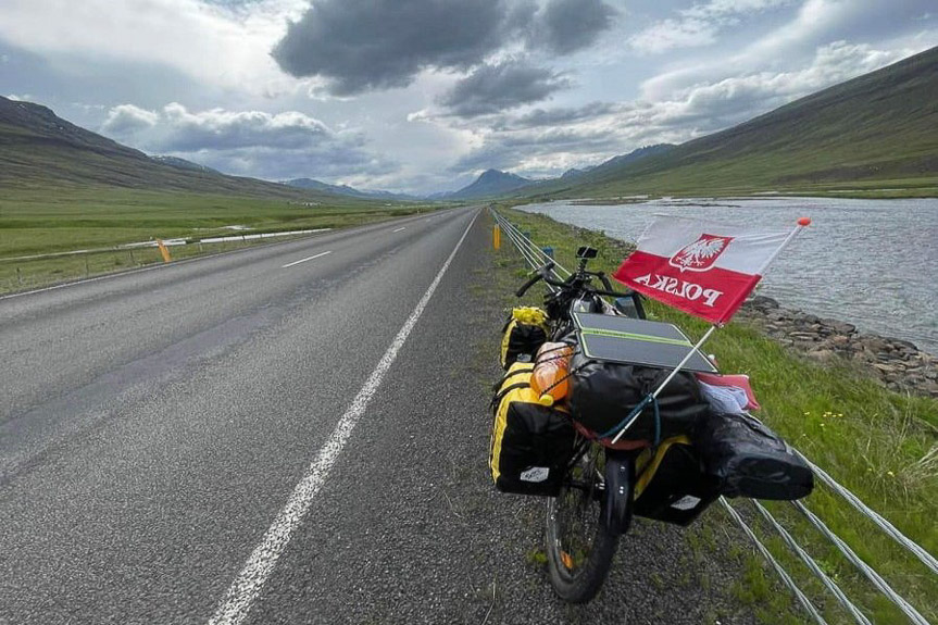 Islandia rowerem-charytatywna akcja rzeszowskiego policjanta