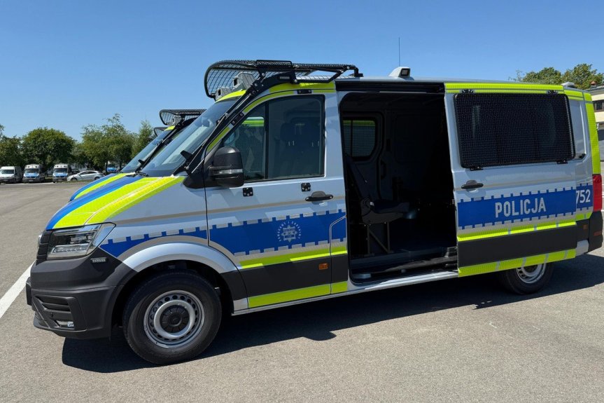 Nowe radiowozy dla policjantów Oddziału Prewencji Policji w Rzeszowie