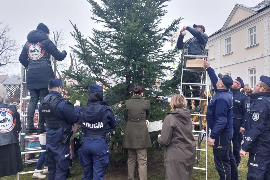 Odblaskowa choinka w Głogowie Małopolskim