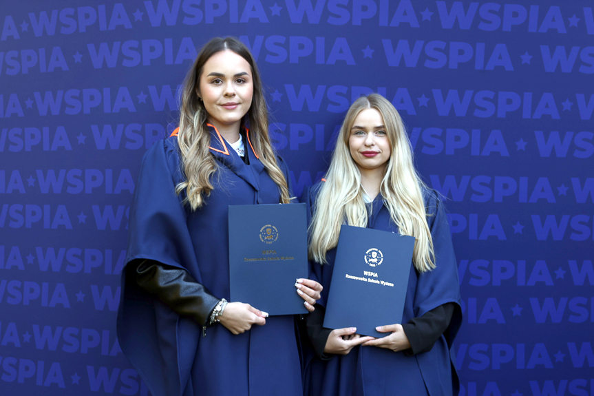 Pierwsi absolwenci kryminologii w WSPiA odebrali dyplomy ukończenia studiów