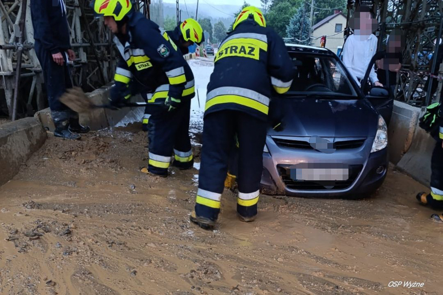 Podtopienia na S19 w Babicy