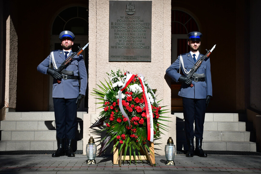 Policjanci uczcili Pamięć Ofiar Zbrodni Katyńskiej