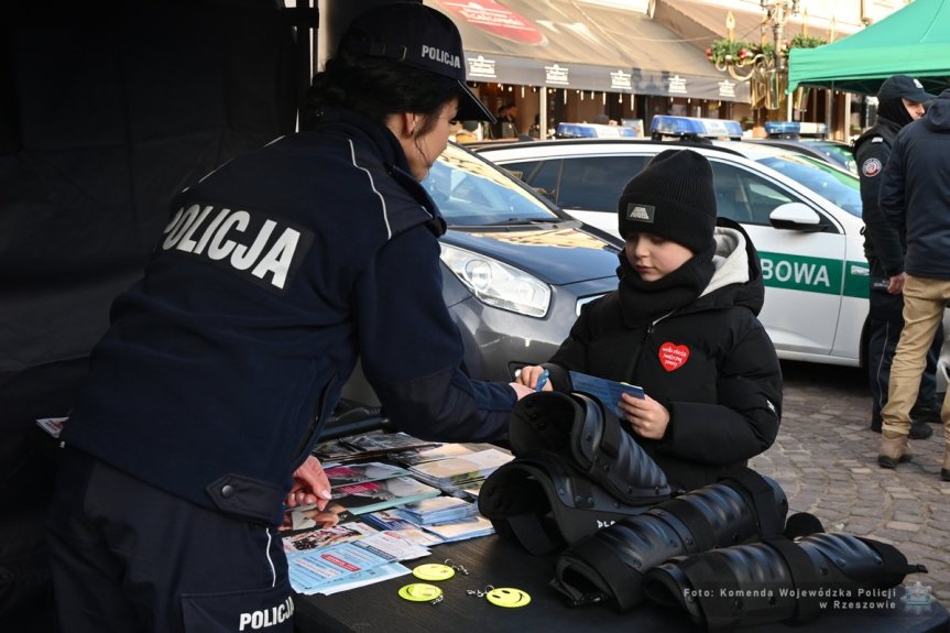 Policjanci z Podkarpacia zagrali z Wielką Orkiestrą Świątecznej Pomocy