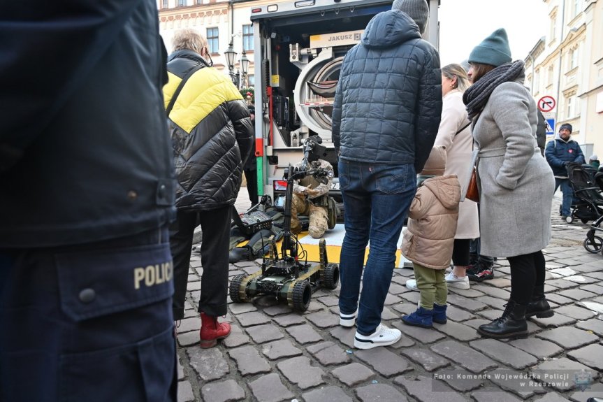 Policjanci z Podkarpacia zagrali z Wielką Orkiestrą Świątecznej Pomocy