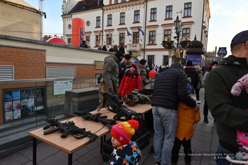 Policjanci z Podkarpacia zagrali z Wielką Orkiestrą Świątecznej Pomocy
