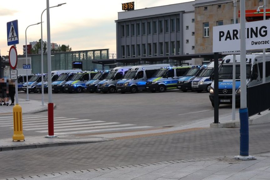 Policjanci zabezpieczali mecz pomiędzy drużynami Stali Rzeszów i Śląska Wrocław