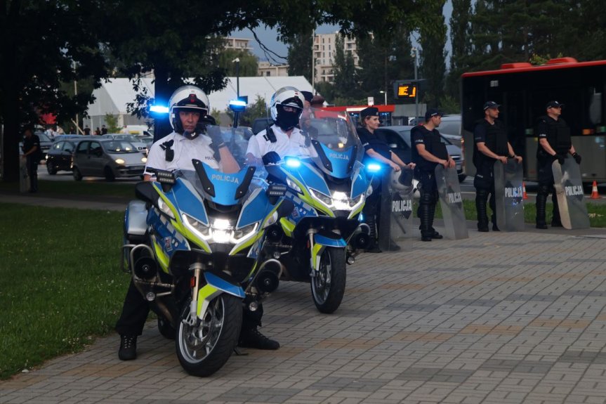 Policjanci zabezpieczali mecz pomiędzy drużynami Stali Rzeszów i Śląska Wrocław