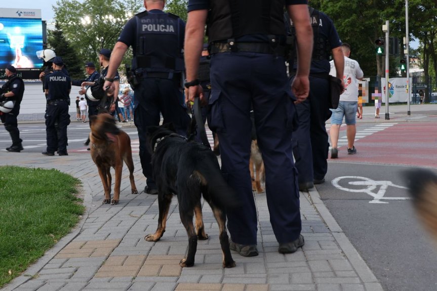 Policjanci zabezpieczali mecz pomiędzy drużynami Stali Rzeszów i Śląska Wrocław