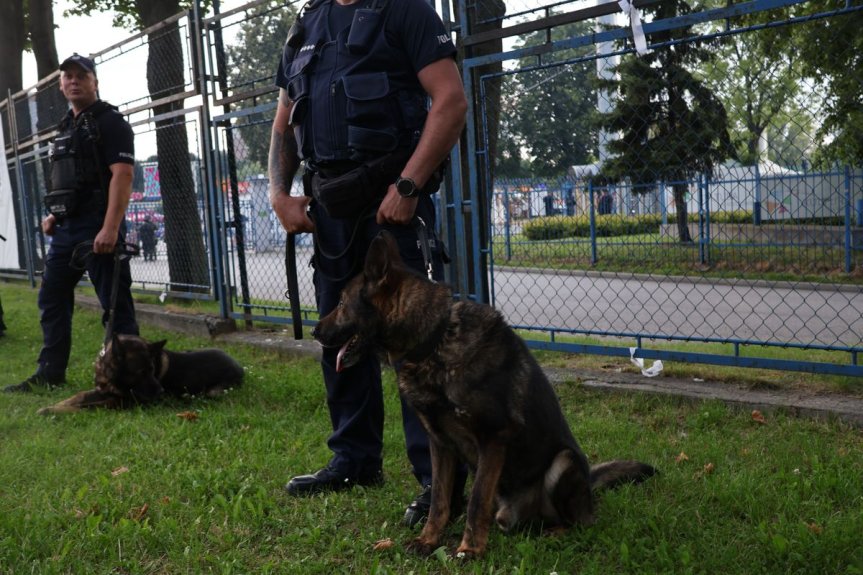 Policjanci zabezpieczali mecz pomiędzy drużynami Stali Rzeszów i Śląska Wrocław