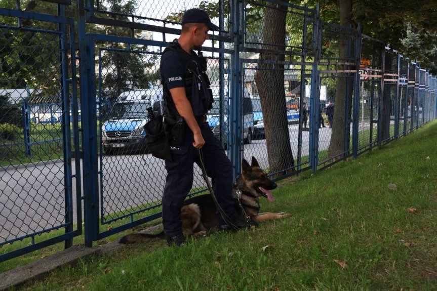Policjanci zabezpieczali mecz pomiędzy drużynami Stali Rzeszów i Śląska Wrocław