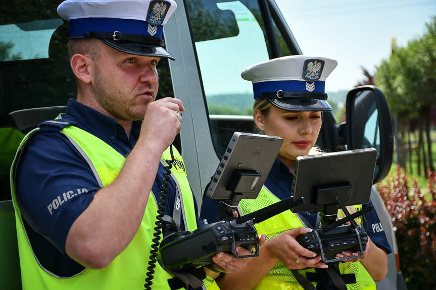 Policyjny dron nad Rzeszowem. Ujawnił 22 wykroczenia