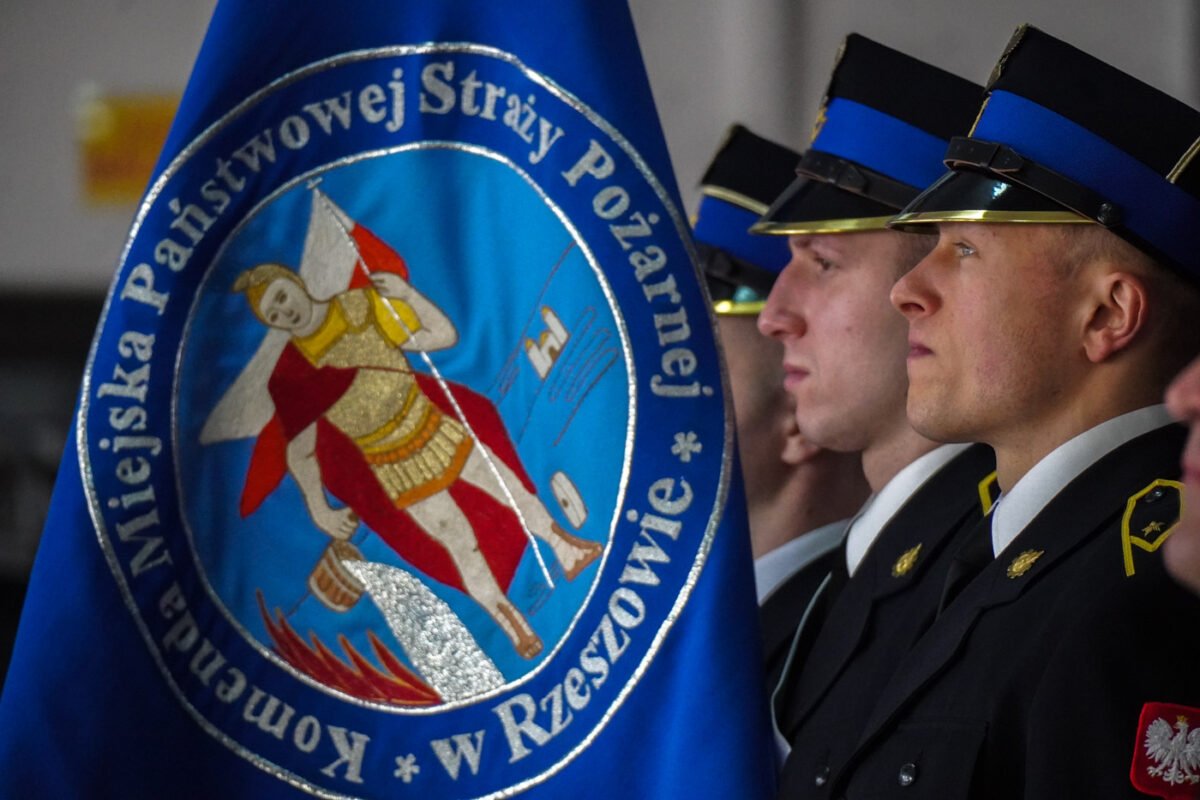 Promesy na zakup nowych wozów strażackich