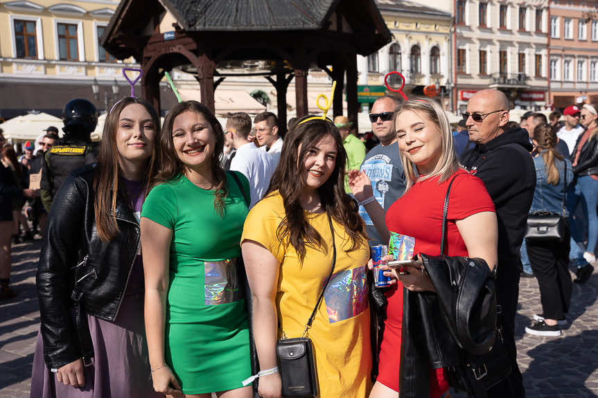 Rzeszowskie Juwenalia 2023. Barwny korowód przeszedł ulicami miasta