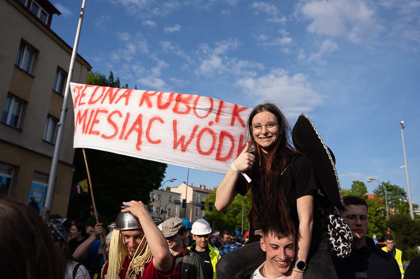 Rzeszowskie Juwenalia 2023. Barwny korowód przeszedł ulicami miasta