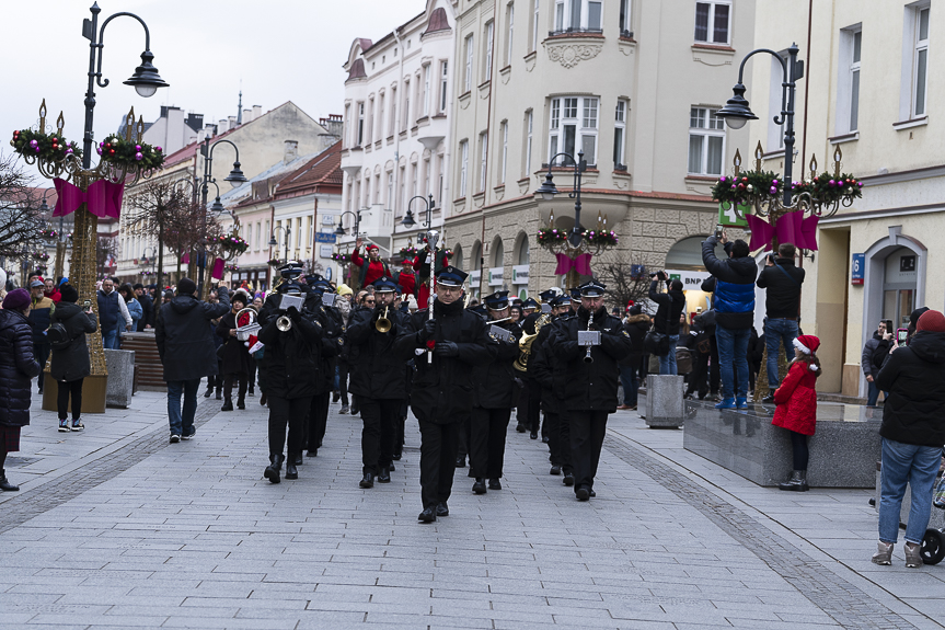 Ulicami Rzeszowa przeszła parada św. Mikołaja