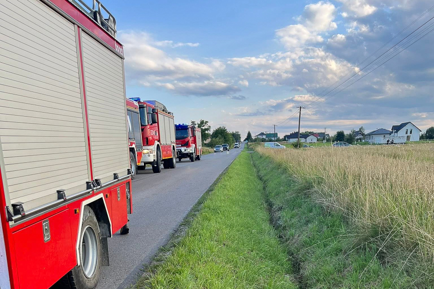 Wypadek w Przewrotnem. Ciągnik zderzył się z samochodem
