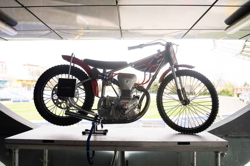 Wystawa motocykli żużlowych na Stadionie Miejskim w Rzeszowie