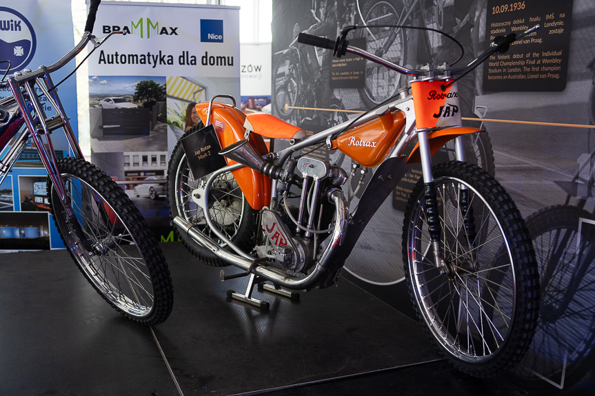 Wystawa motocykli żużlowych na Stadionie Miejskim w Rzeszowie