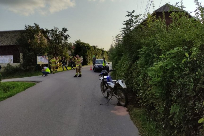 16-latek na motocyklu zderzył się z samochodem osobowym 16-latek na motocyklu zderzył się z samochodem osobowym