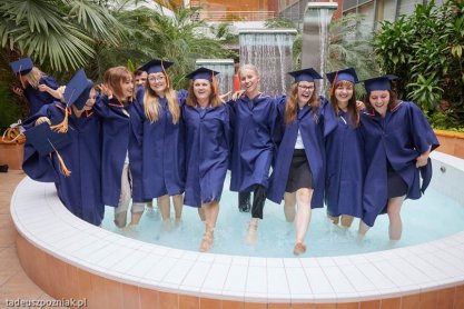 Absolwenci WSPiA odebrali dyplomy ukończenia studiów [FOTO] 