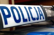Celowo wjechał w pieszą i znieważył ratowników medycznych. Trzy zarzuty dla 43-latka