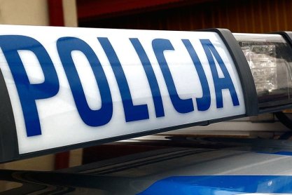 Celowo wjechał w pieszą i znieważył ratowników medycznych. Trzy zarzuty dla 43-latka