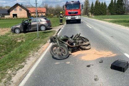 Pijany motocyklista wjechał w ciągnik rolniczy