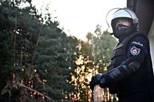 Eskorta rodzącej kobiety do szpitala w Rzeszowie