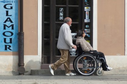 Asystent dla osób z niepełnosprawnościami z Rzeszowa. W czym może pomóc?