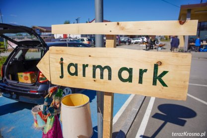 Jarmark staroci i rękodzieła przed Etnocentrum Ziemi Krośnieńskiej [ZDJĘCIA]