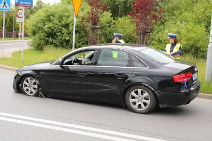 Mężczyzna uciekał przed policjantami. Był pijany i nie miał prawa jazdy