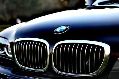 "Na podwójnym gazie" za kierownicą Bmw