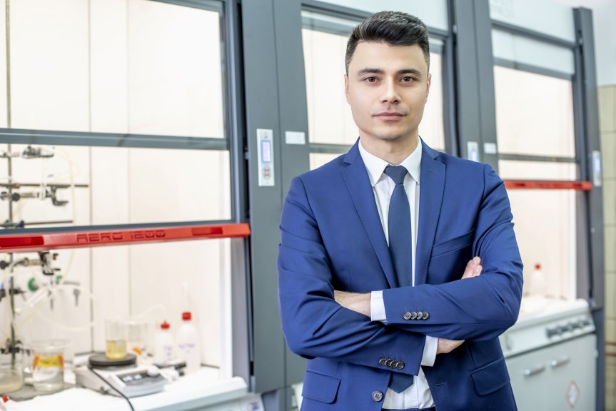 Najmłodszy profesor w Polsce w naukach inżynieryjno-technicznych jest pracownikiem Politechniki Rzeszowskiej Najmłodszy profesor w Polsce w naukach inżynieryjno-technicznych jest pracownikiem Politechniki Rzeszowskiej