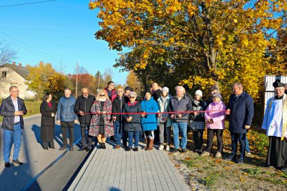 Nowy chodnik połączył dwie miejscowości. Był bardzo potrzebny
