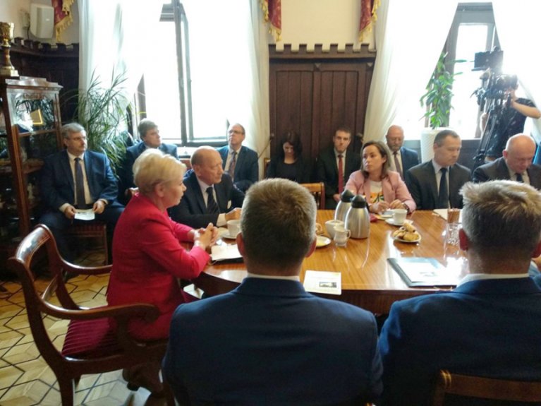 Podkarpaccy posłowie chcą budowy obwodnicy południowej i utworzenia muzeum historycznego w Zamku Podkarpaccy posłowie chcą budowy obwodnicy południowej i utworzenia muzeum historycznego w Zamku
