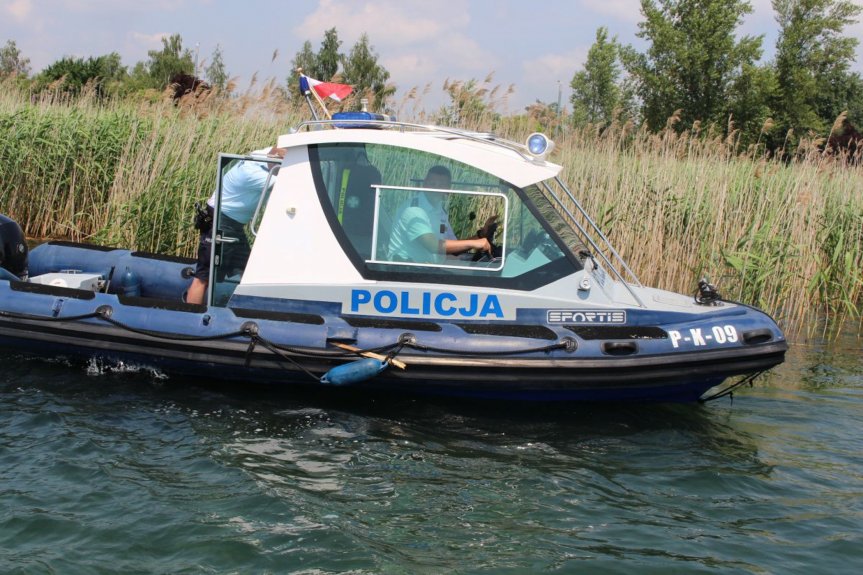 Policja nad Jeziorem Tarnobrzeskim Policja nad Jeziorem Tarnobrzeskim