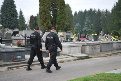 Policja apeluje: zadbajmy o bezpieczeństwo podczas obchodów święta zmarłych