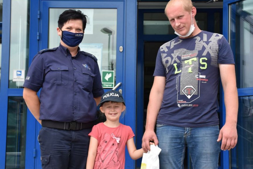 Policjantka pomogła spełnić marzenie 5-letniej dziewczynki Policjantka pomogła spełnić marzenie 5-letniej dziewczynki
