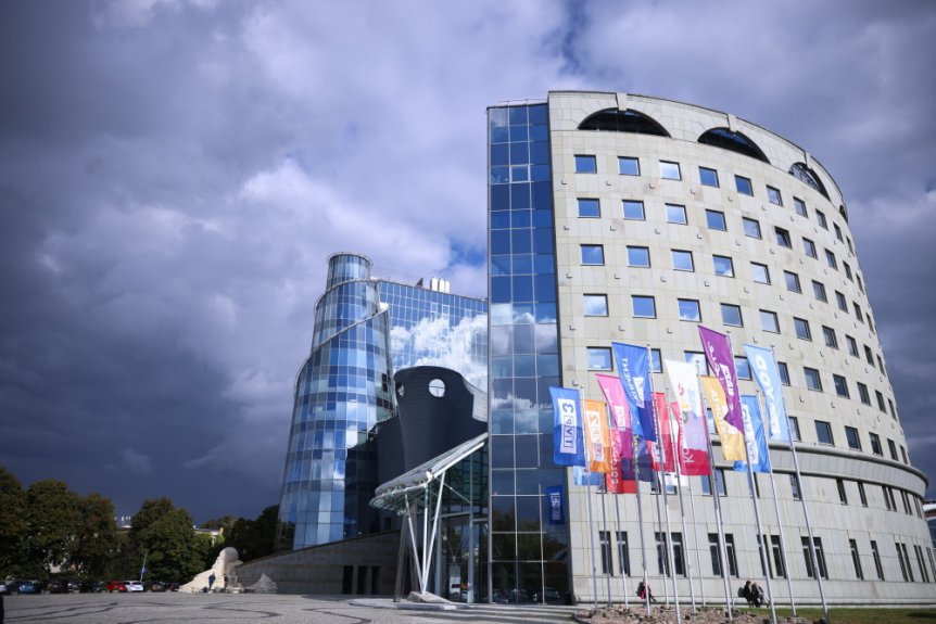 Posłowie opozycji: zwiększenie dofinansowania dla TVP to skandal; PiS: to rekompensata dot. abonamentu abonament,tvp,dotacja,pis