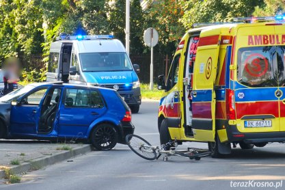 Potrącenie rowerzysty na przejściu dla pieszych