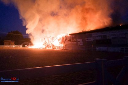 Pożar w ośrodku jeździeckim w Wierzawicach!  [VIDEO]